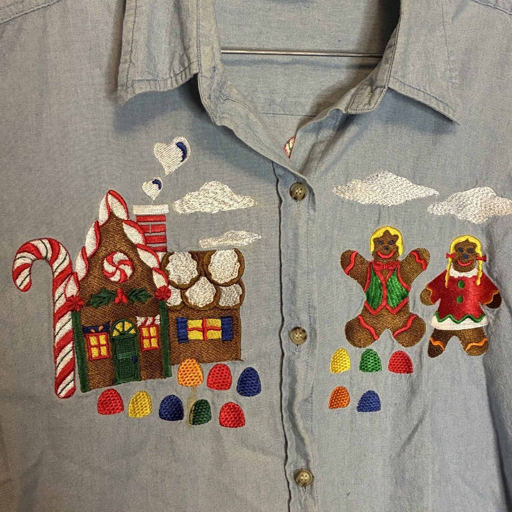 Vtg PBJ Classic Womens Embroidered Light Wash Denim Shirt L/XL Holiday Festive